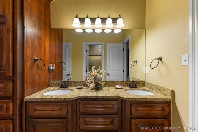 800 Magnolia, Ada, OK 74820 - full bath featuring double vanity
