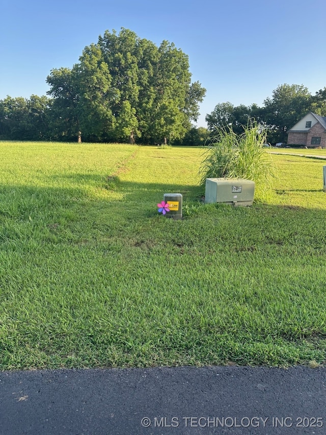 5544 Lake Dr, Mounds, OK 74047