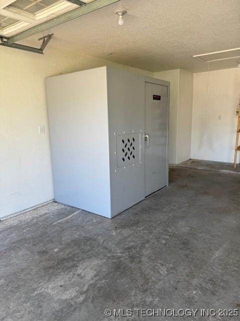 9 Arrowhead, Burneyville, OK 73430 - view of garage