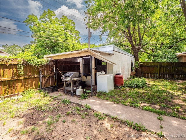 621 E Seminole Ave, Mcalester, OK 74501 - view of outbuilding featuring a fenced backyard