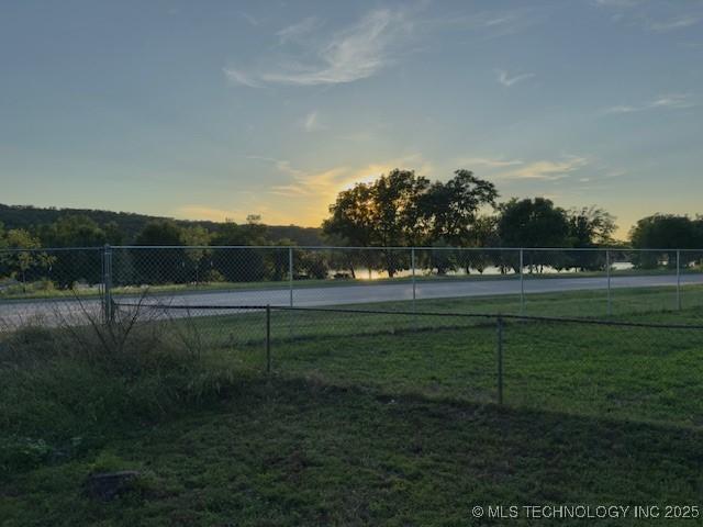 104 E 58th St, Tulsa, OK 74105 - view of yard