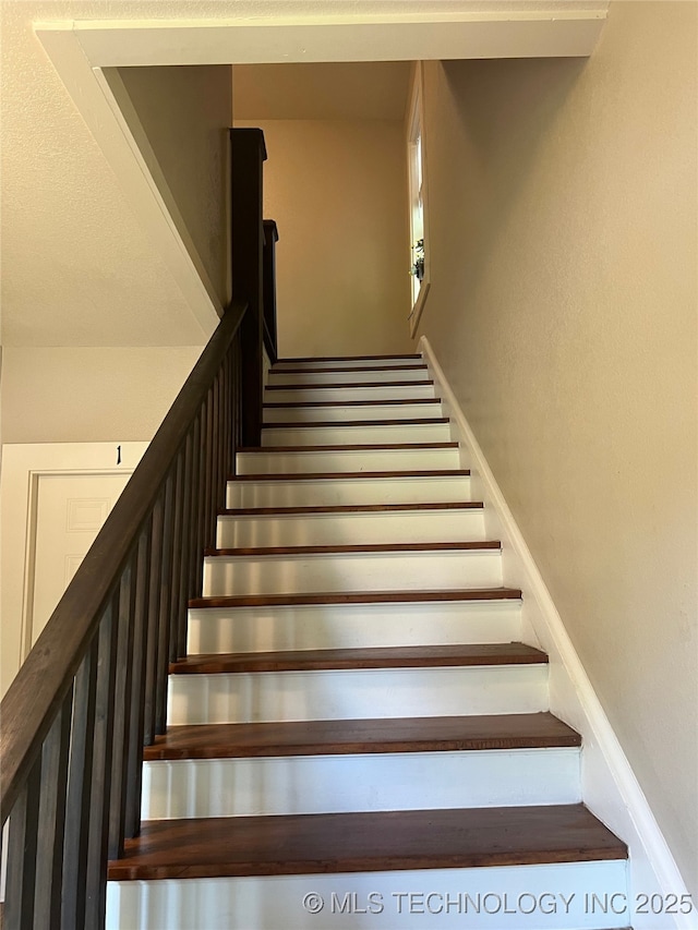 1215 S Quincy Ave, Tulsa, OK 74120 - view of stairway