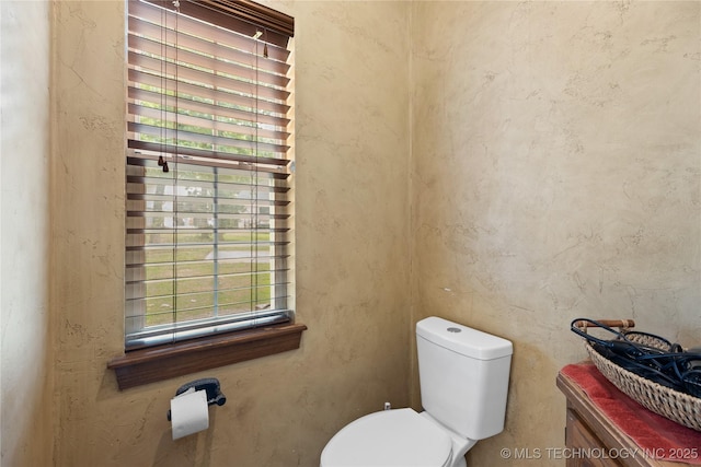 501 W 35th Pl, Sand Springs, OK 74063 - bathroom featuring toilet