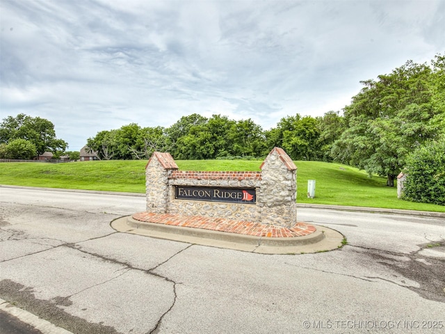 4667 E 144th Pl S, Bixby, OK 74008 - community sign featuring a yard