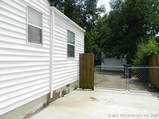 Listing photo 4 - caption unavailable