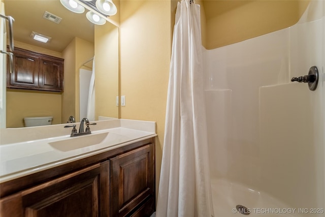 14701 E 150th St, Collinsville, OK 74021 - full bathroom featuring a shower with curtain and vanity