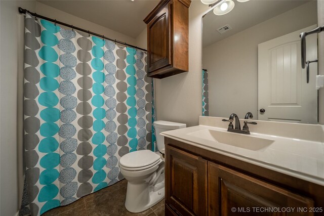 14701 E 150th St, Collinsville, OK 74021 - full bath featuring vanity, tile patterned flooring, and a shower with curtain