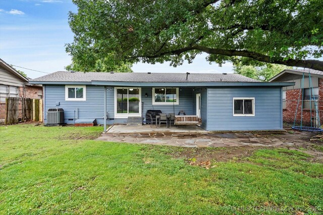 7547 E 27th St, Tulsa, OK 74129 - back of property featuring a patio