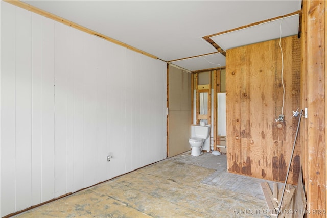 417530 E 1140th Rd, Checotah, OK 74426 - unfurnished bedroom featuring ensuite bath