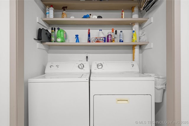 417530 E 1140th Rd, Checotah, OK 74426 - laundry area featuring washing machine and dryer