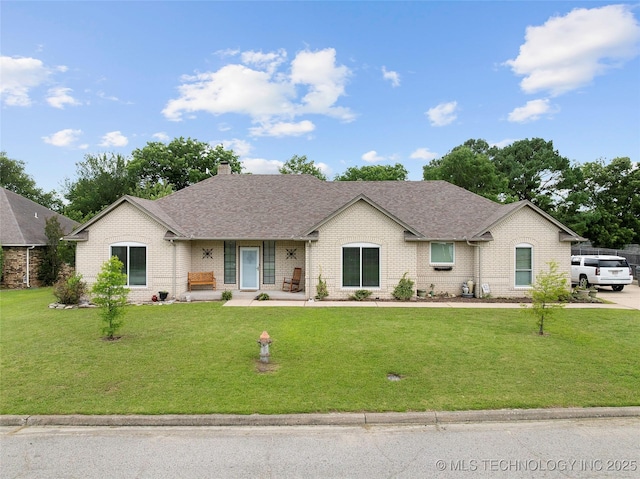 1507 Southern Hills Dr, Ardmore, OK 73401 - ranch-style home featuring brick siding and a front lawn