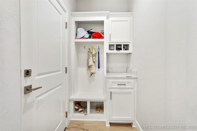 5314 E 126th St S, Bixby, OK 74008 - mudroom featuring light wood finished floors