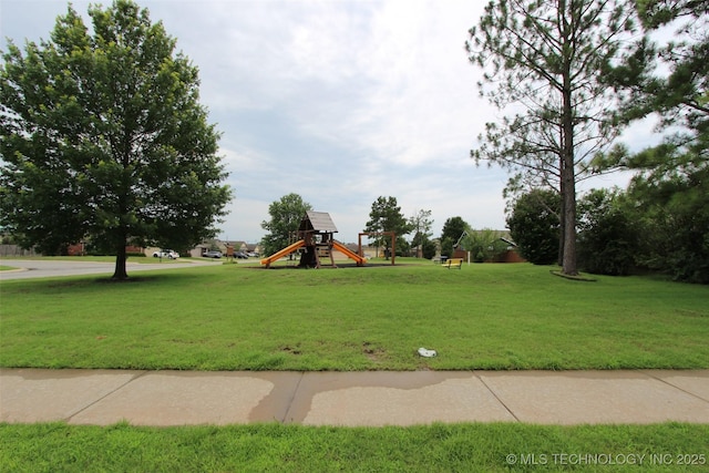 14313 E 112th Pl, Owasso, OK 74055 - surrounding community featuring a yard