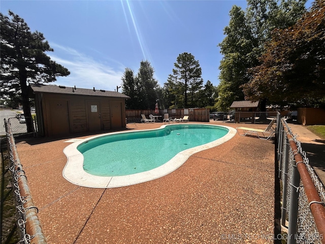 3402 S Winston Ave Unit 103, Tulsa, OK 74135 - community pool featuring a patio area