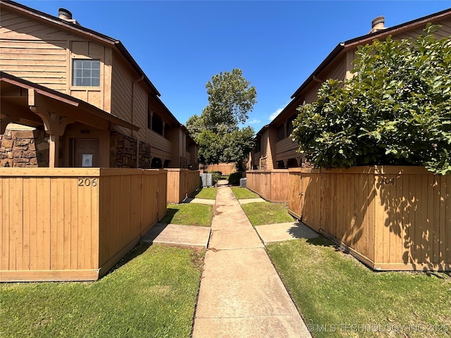 3402 S Winston Ave Unit 103, Tulsa, OK 74135 - view of yard