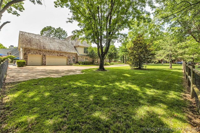 4405 Ithica St, Broken Arrow, OK 74012 - view of yard with driveway