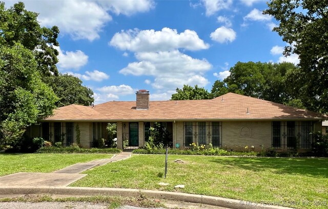 906 Briarwood Pl, Durant, OK 74701 - photo 3