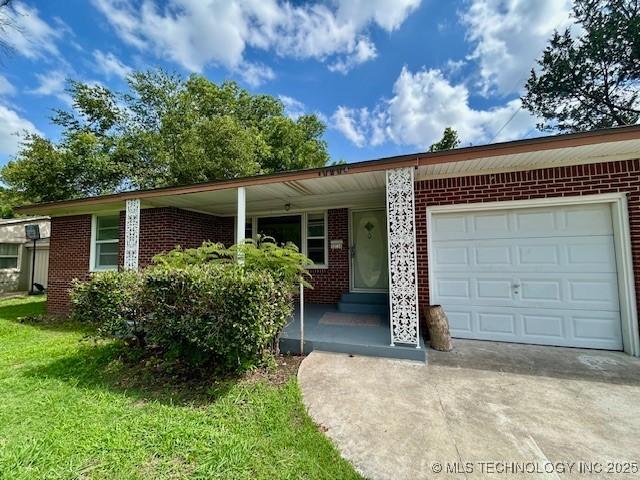 1014 Maxwell NW, Ardmore, OK 73401 - photo 2