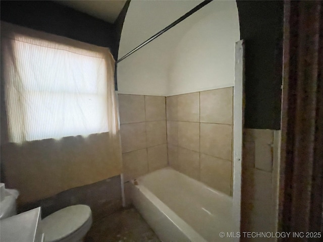 2102 Denver St, Muskogee, OK 74401 - bathroom featuring a bathtub and a shower