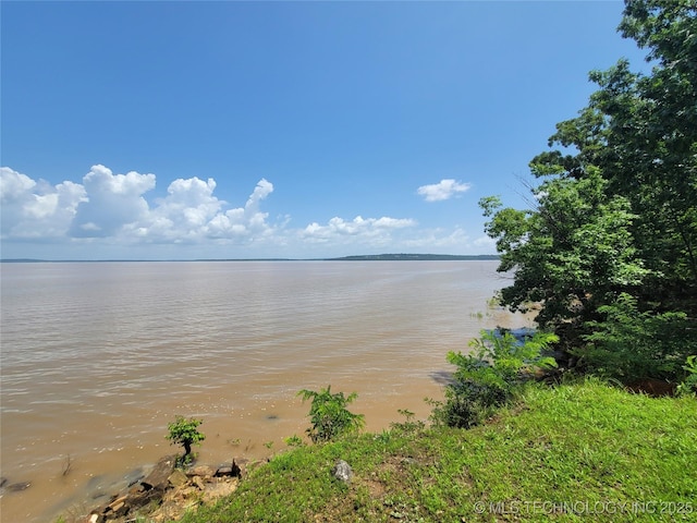 1416 Robin Hood Rd, Eufaula, OK 74432 - water view