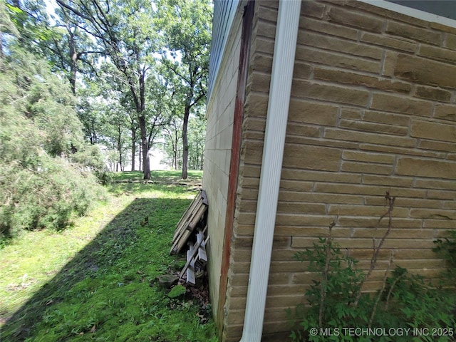 1416 Robin Hood Rd, Eufaula, OK 74432 - exterior view of brick siding