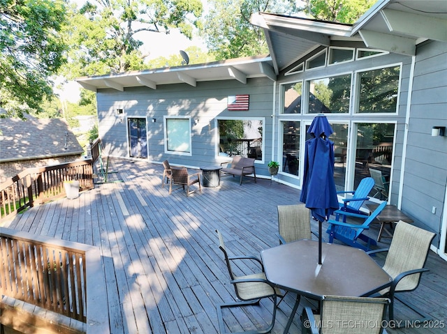 1416 Robin Hood Rd, Eufaula, OK 74432 - deck featuring outdoor dining area