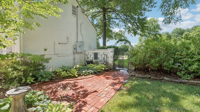 429 Kendall, Muskogee, OK 74401 - view of yard with a gate