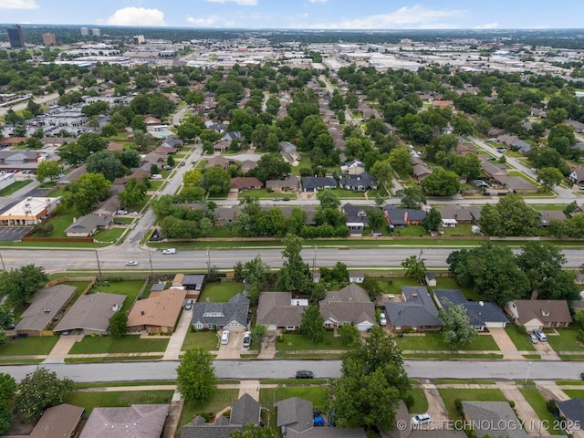 6725 E 51st Pl S, Tulsa, OK 74145 - aerial view of property and surrounding area featuring nearby suburban area