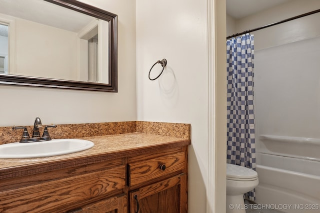 905 W Andrew Ave, Sapulpa, OK 74066 - bathroom featuring vanity and shower / tub combo with curtain