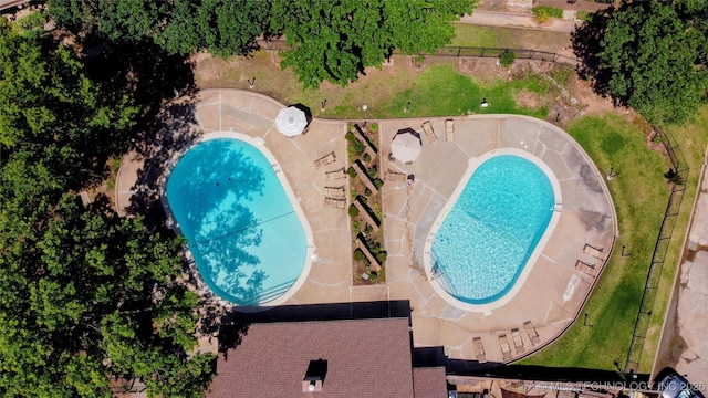 6370 S 80th E Ave Unit E, Tulsa, OK 74133 - bird's eye view of a pool