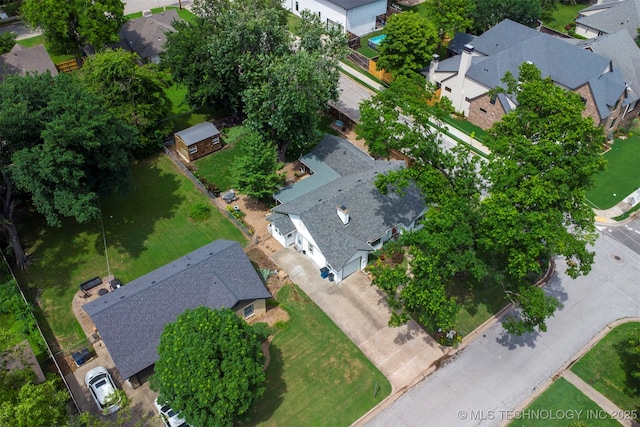 1347 E 37th St, Tulsa, OK 74105 - aerial view of property and surrounding area featuring nearby suburban area