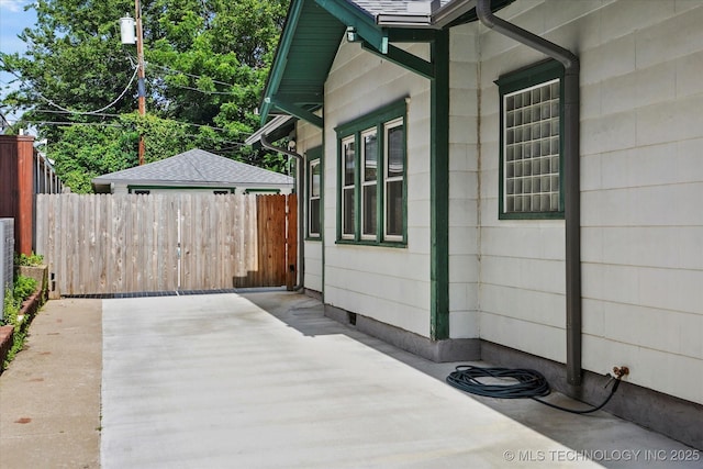 1144 S Owasso Ave, Tulsa, OK 74120 - view of patio / terrace