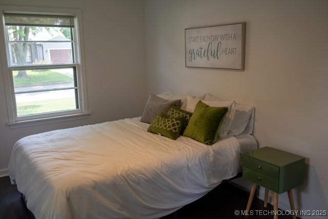 4621 Riverside Dr, Tulsa, OK 74105 - view of bedroom