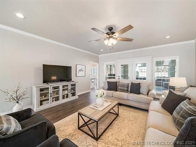 408 W Fairway Ct, Broken Arrow, OK 74011 - living room with a ceiling fan, recessed lighting, wood finished floors, and ornamental molding