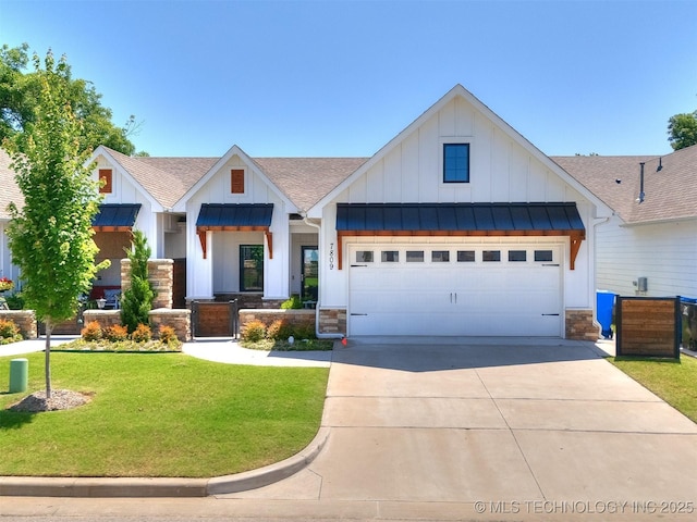 7809 S Redbud Ave, Broken Arrow, OK 74011 - modern inspired farmhouse with board and batten siding, a shingled roof, driveway, and a front lawn