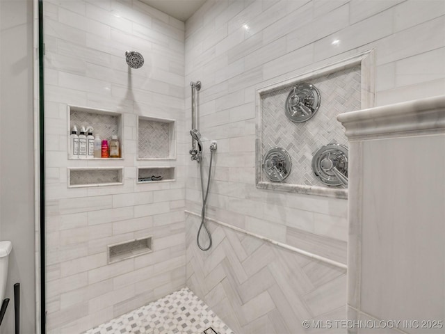 7001 S Redbud Ave, Broken Arrow, OK 74011 - full bath featuring a tile shower