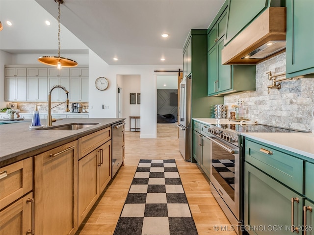 409340 E 1190th Rd, Eufaula, OK 74432 - kitchen featuring high end appliances, green cabinets, custom range hood, backsplash, and recessed lighting