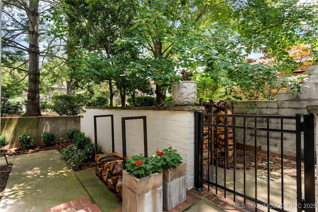 2524 E 66th Pl, Tulsa, OK 74136 - view of outdoor structure featuring a gate