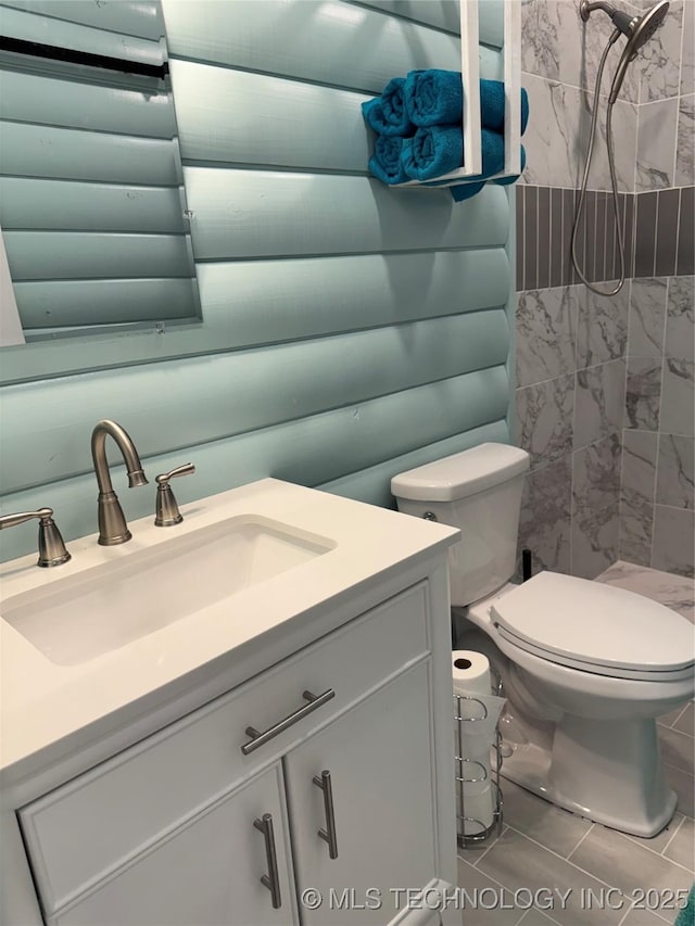33455 State Highway 82, Cookson, OK 74427 - bathroom featuring tiled shower and vanity