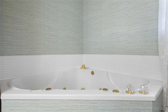 70155 S 336th Ct, Wagoner, OK 74467 - full bathroom with a whirlpool tub