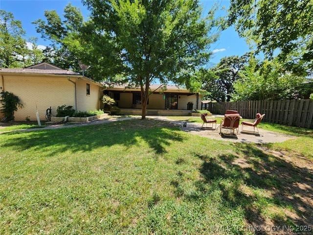10 W Midland, Shawnee, OK 74804 - view of yard with a patio