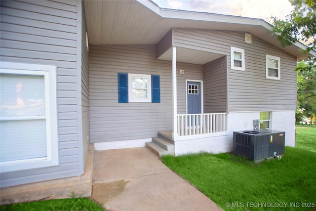 416434 Lakeside, Checotah, OK 74426 - entrance to property featuring a yard