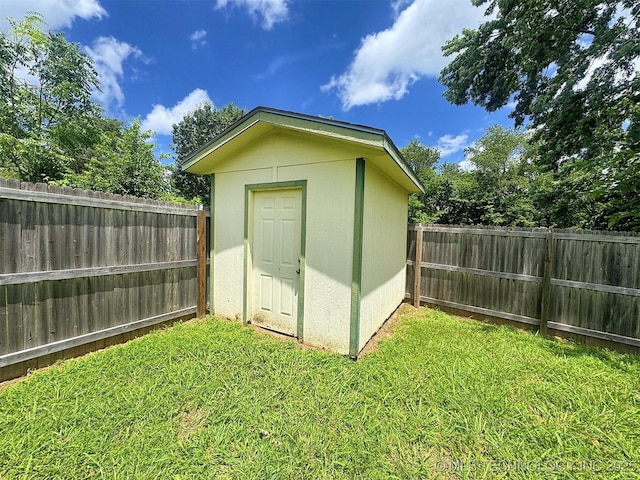 17564 W Grandview Dr, Tahlequah, OK 74464 - view of shed featuring a fenced backyard
