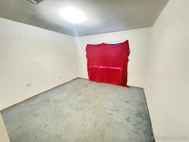 17564 W Grandview Dr, Tahlequah, OK 74464 - unfurnished room featuring a textured ceiling and carpet floors