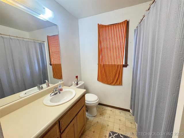 17564 W Grandview Dr, Tahlequah, OK 74464 - full bath with vanity and curtained shower