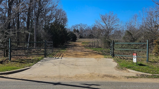 501 N Western Ave, Tishomingo, OK 73460 - photo 1
