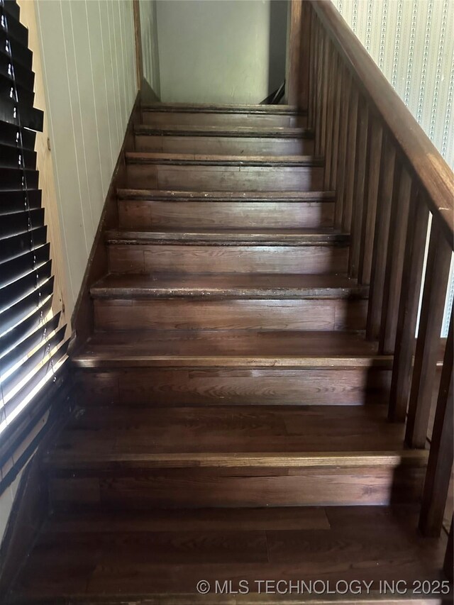 512 W Franklin, Haskell, OK 74436 - view of stairway