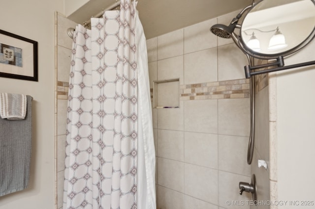 2807 W Atlanta Pl, Broken Arrow, OK 74012 - full bathroom featuring a shower with curtain