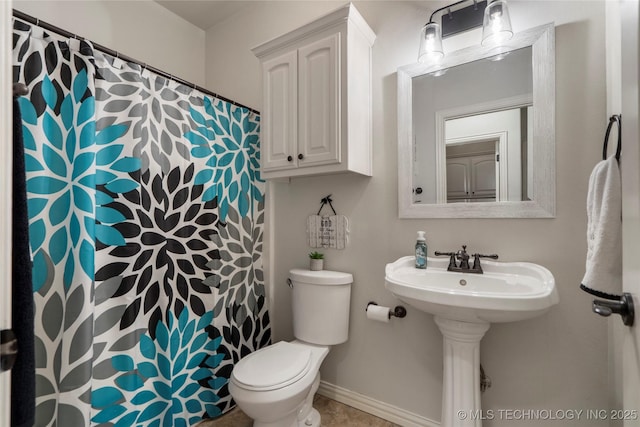 2611 S 15th Pl, Broken Arrow, OK 74012 - full bathroom with a shower with shower curtain