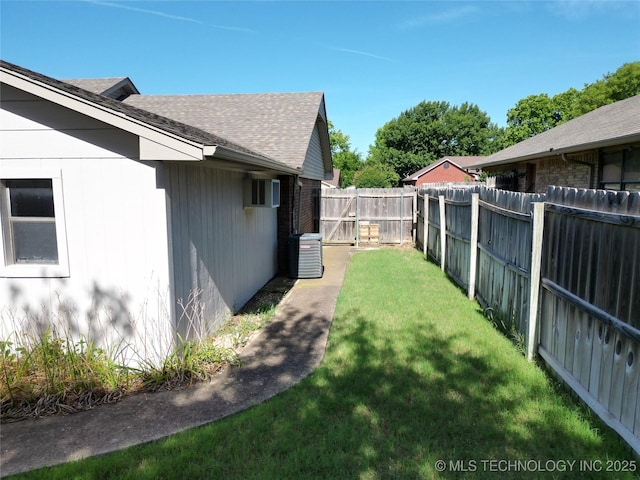 1124 Surrey Dr, Ardmore, OK 73401 - view of yard